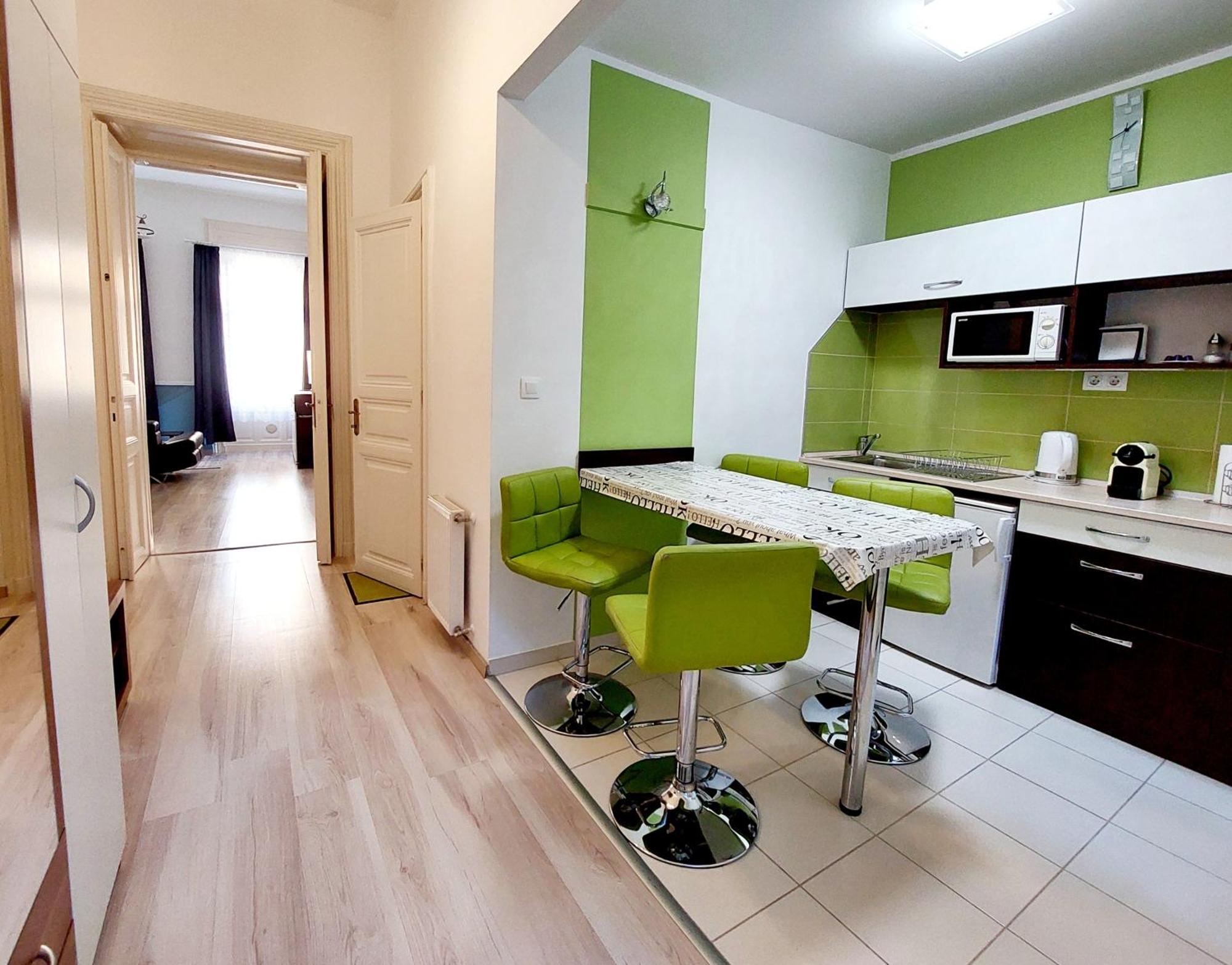 Eoetvoes Apartman Budapest Eksteriør billede