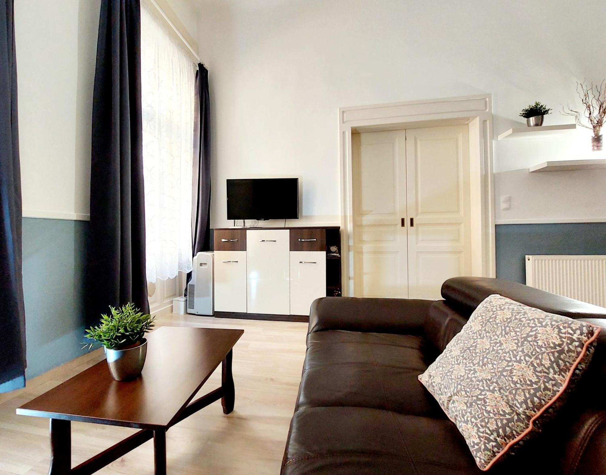 Eoetvoes Apartman Budapest Eksteriør billede